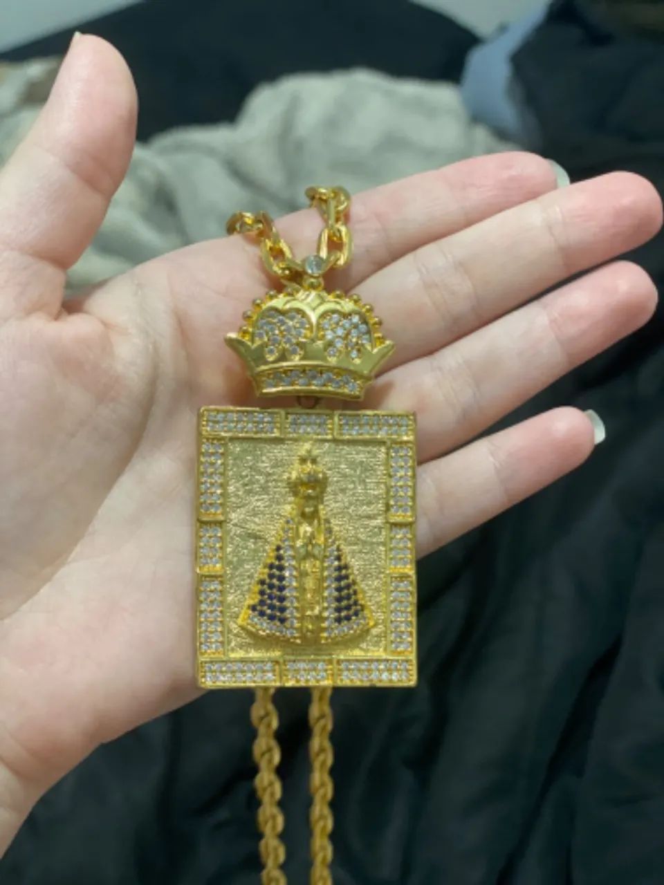 Corrente com pingente moeda antiga e duas dedeiras  - Foto 2