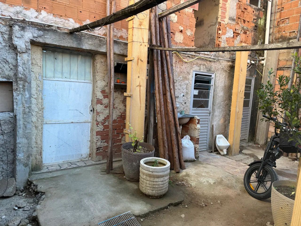 Terreno com 3 cômodo 