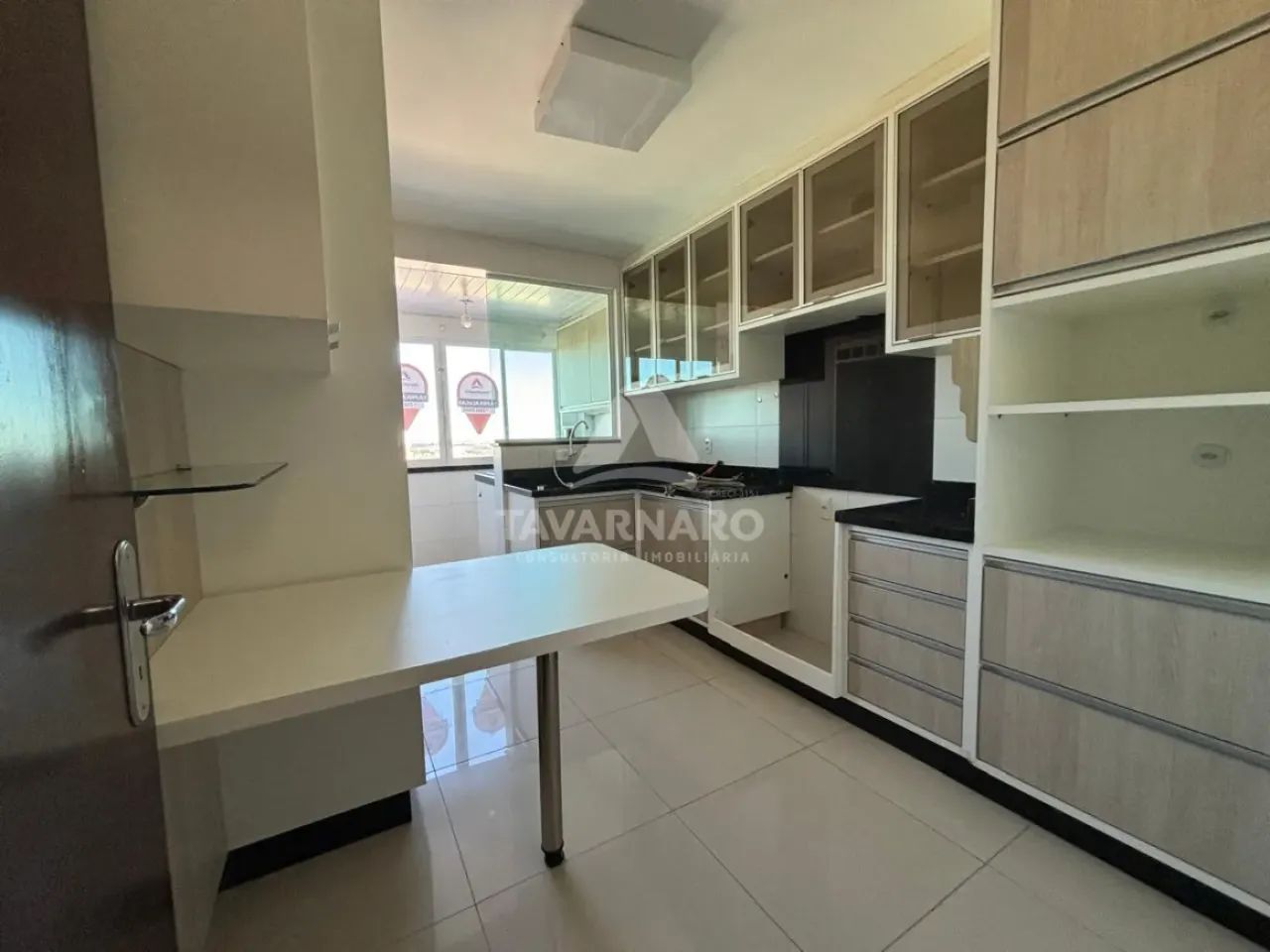 Amplo Apartamento Semimobiliado no Centro! - Foto 2