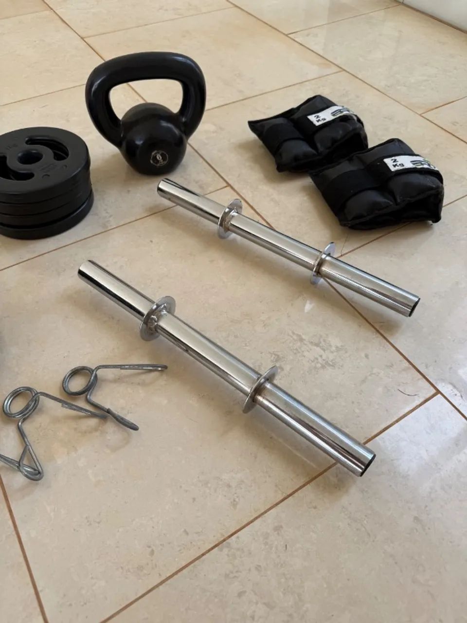 Halteres, Anilhas, Kettlebell e Caneleiras - Foto 3