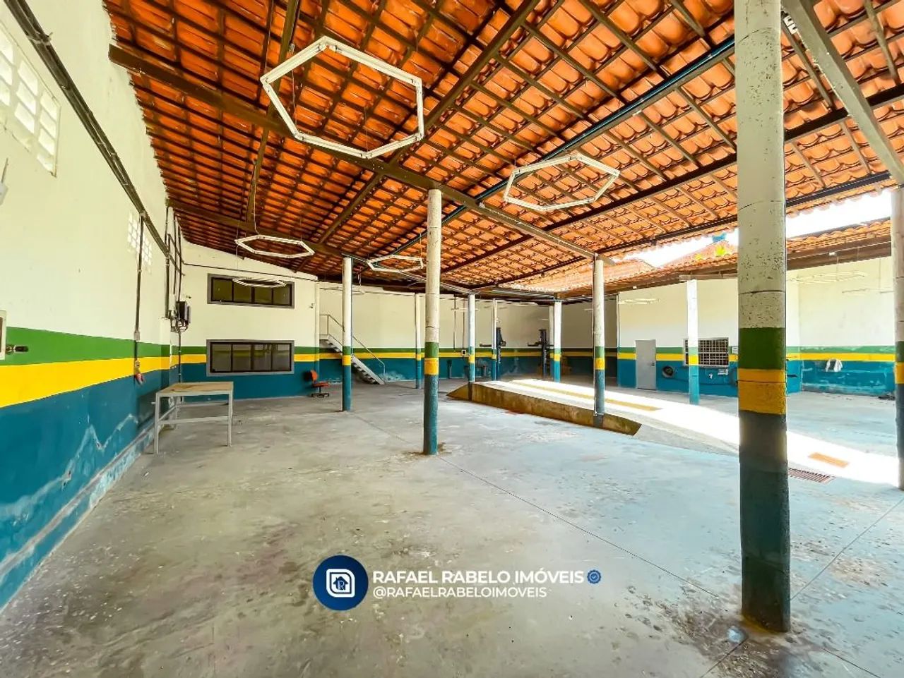 Galpão com 1200m² para alugar no bairro Ancuri. - Foto 3