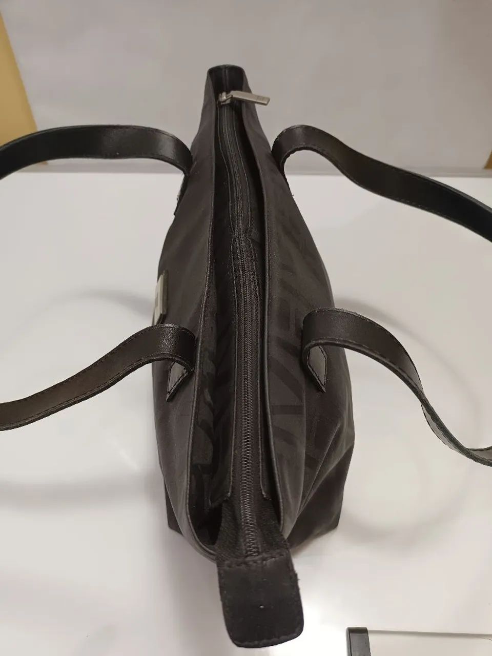 Bolsa preta Victor Hugo  - Foto 4