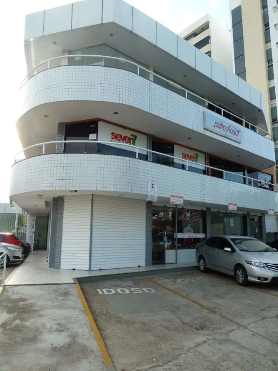 Sala 08, 25m2, na Av. Hermes Fontes 2064, bairro Luzia, próximo à CEF e Sinhazinha