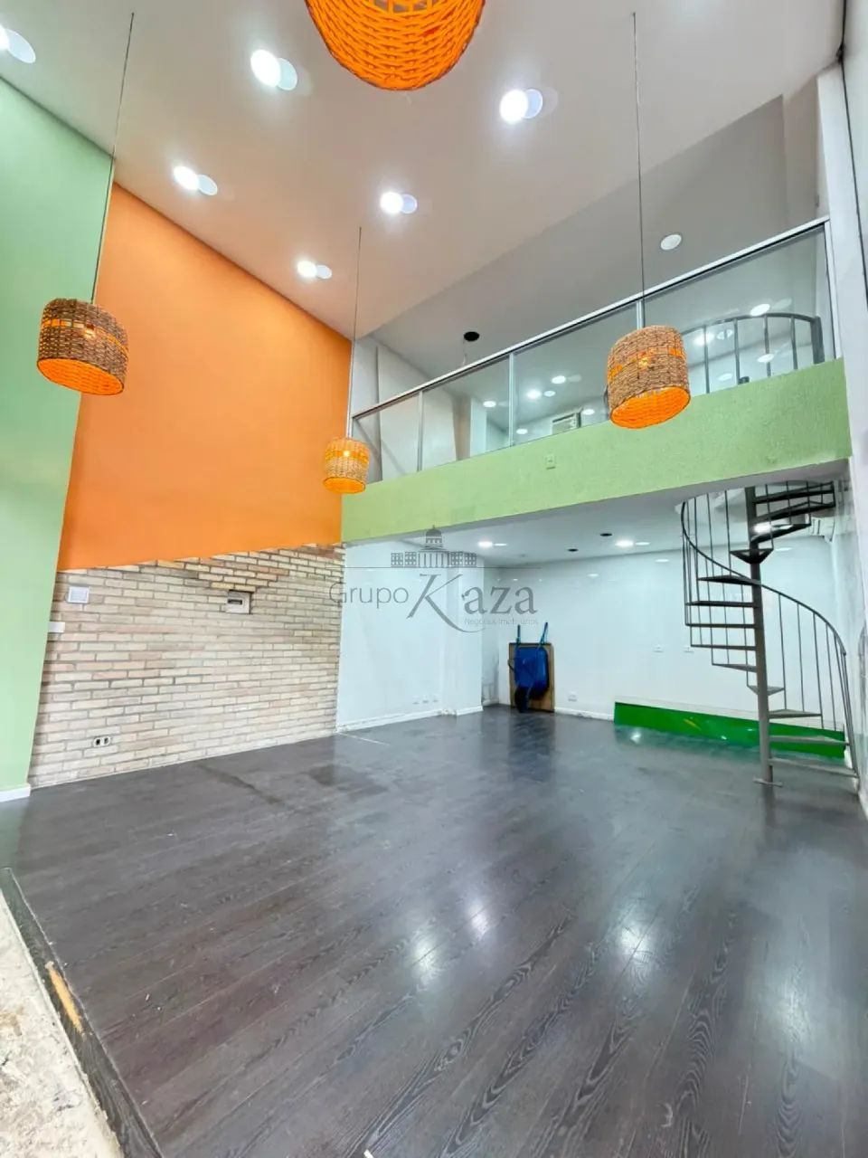 Loja em Condomínio Comercial - Centro - 45m².