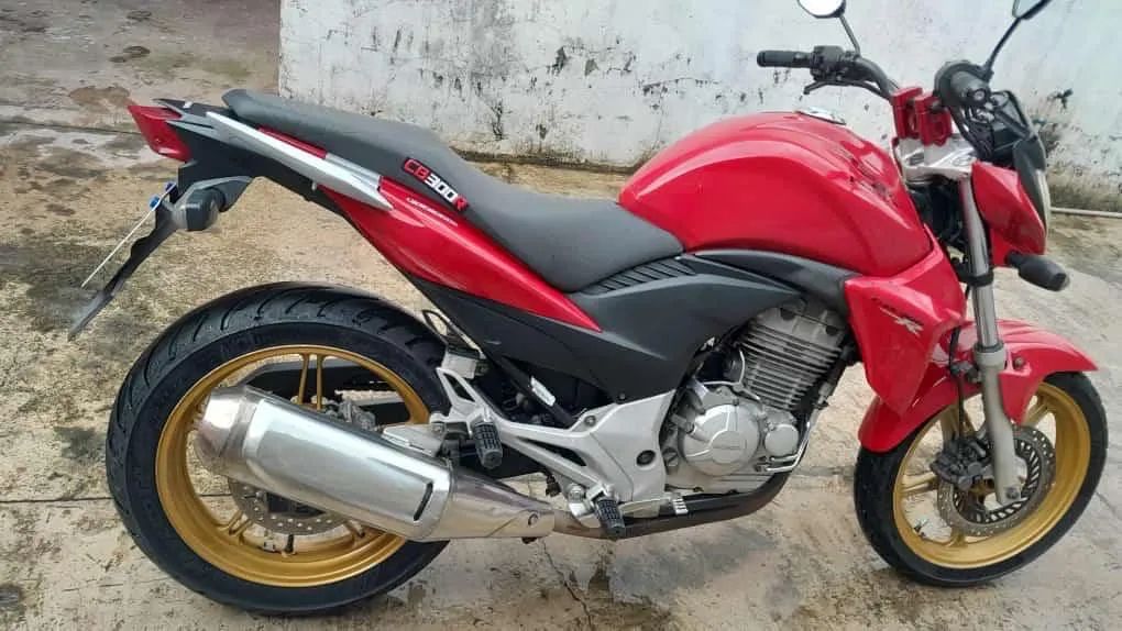 CB 300 