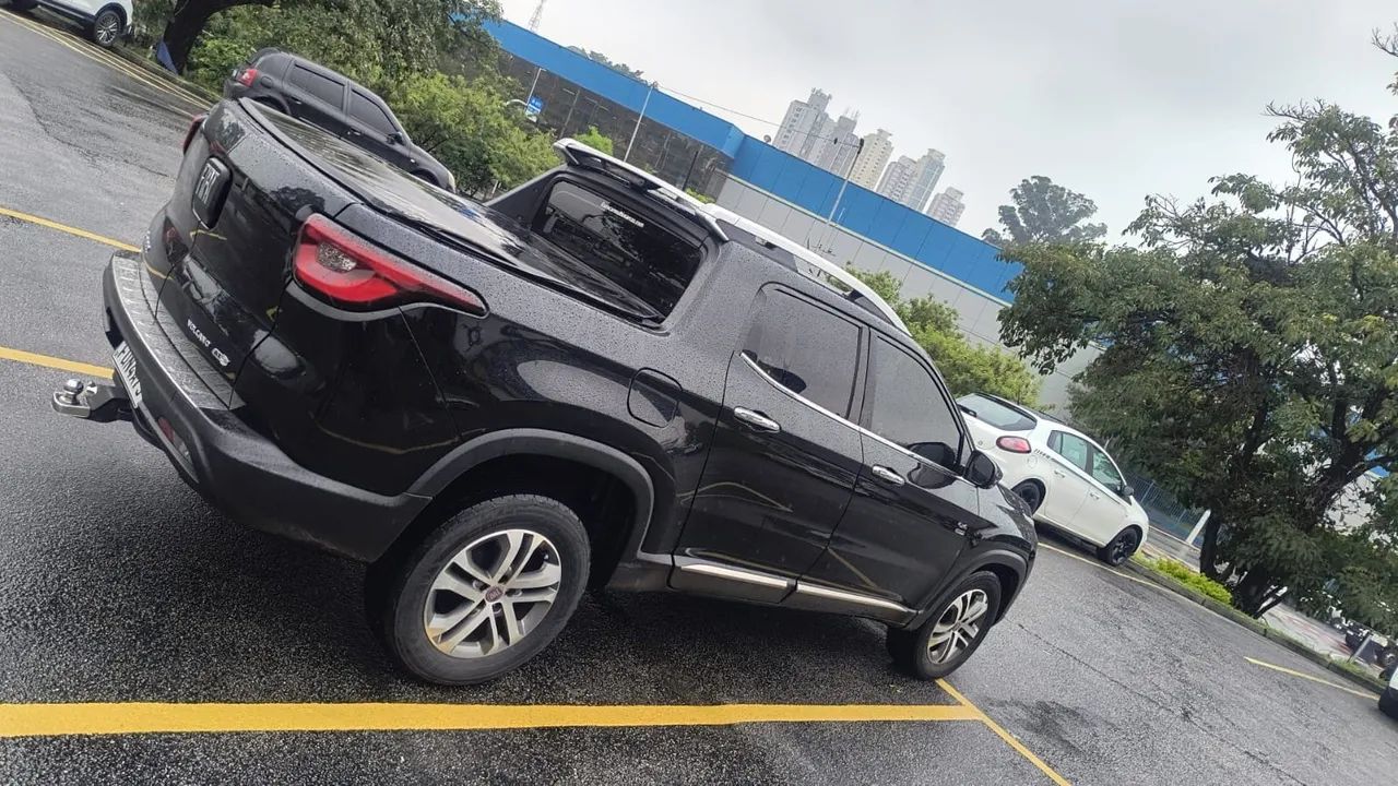 Fiat Toro Volcano 2.0 16V 4x4 TB Diesel Aut., foto 2 de 16