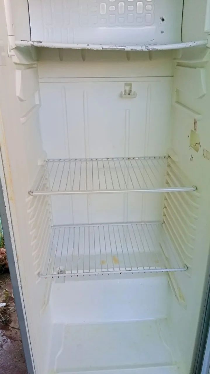 Vendo geladeira usada funcionando perfeitamente - Foto 2