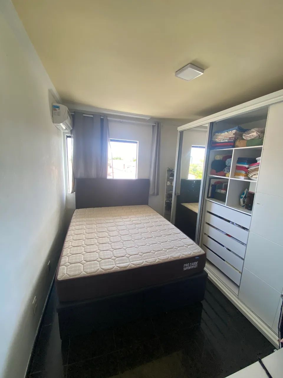 Cama queen ortobom com baú 