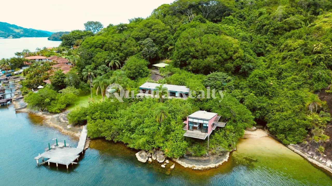 Casa à beira-mar em Angra dos Reis