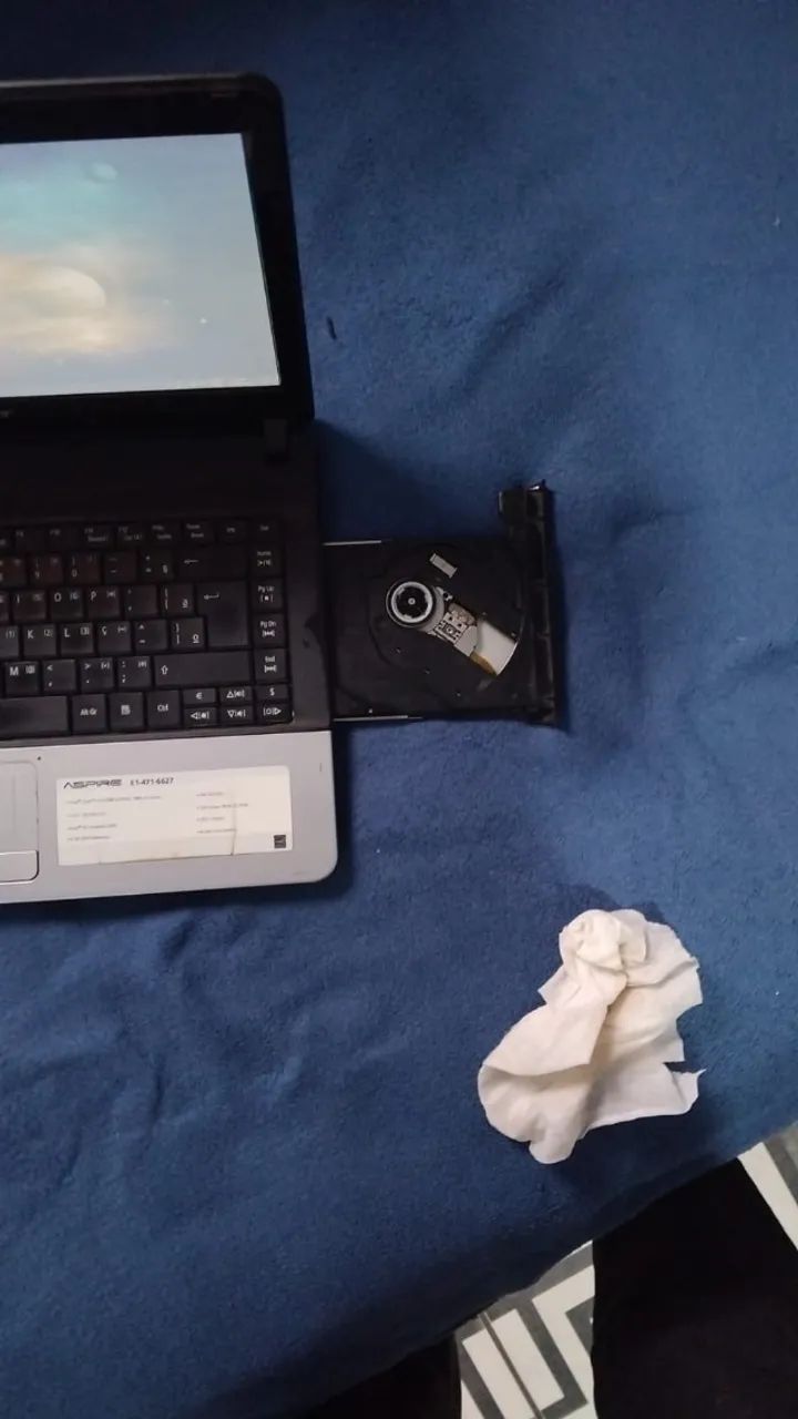 Notebook Acer Aspire E1-471 - Intel Core i3, 4GB RAM, 500GB, Tela 14" - Foto 2