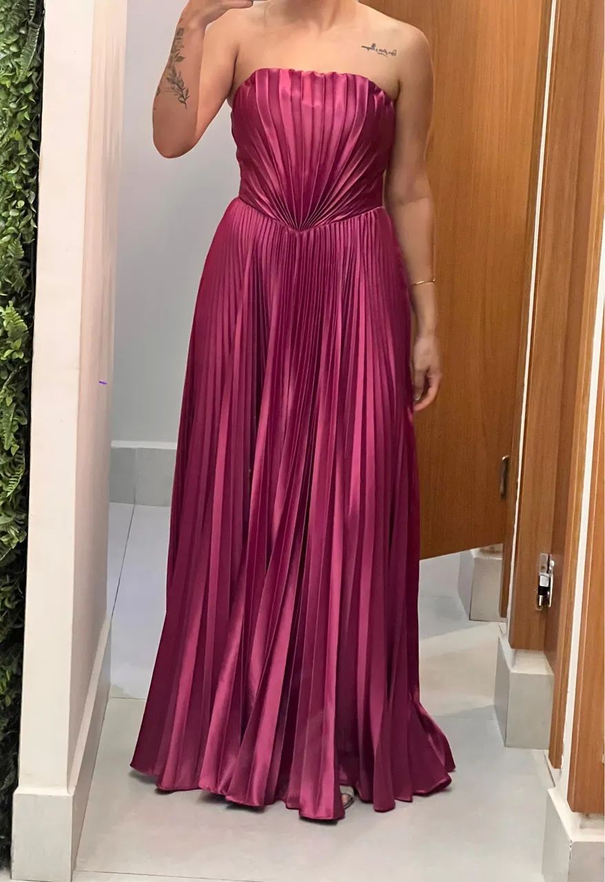 Vestido fúcsia plissado 
