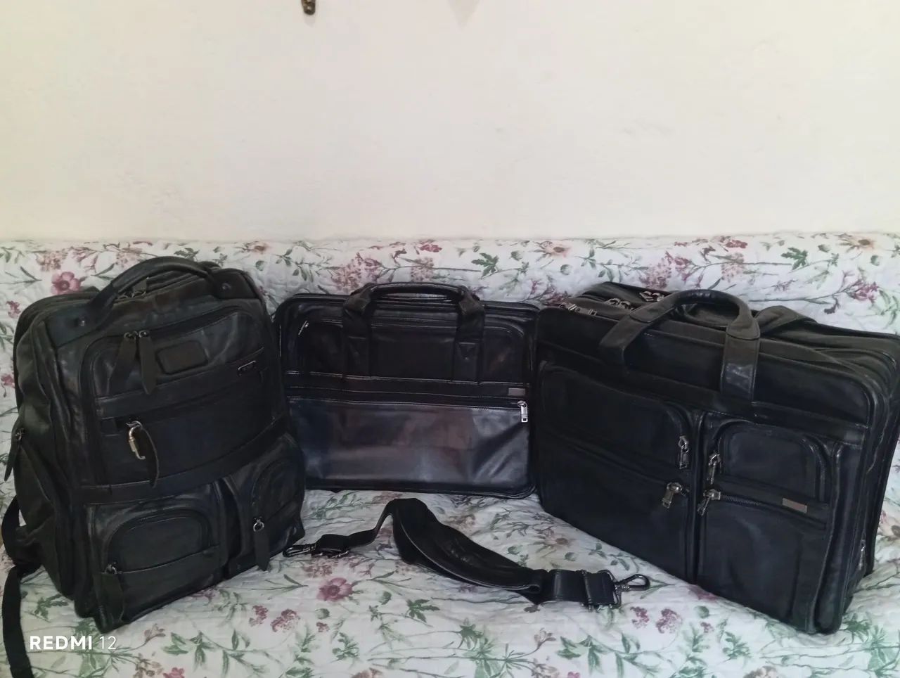 Conjunto de luxo Tumi de couro legítimo.