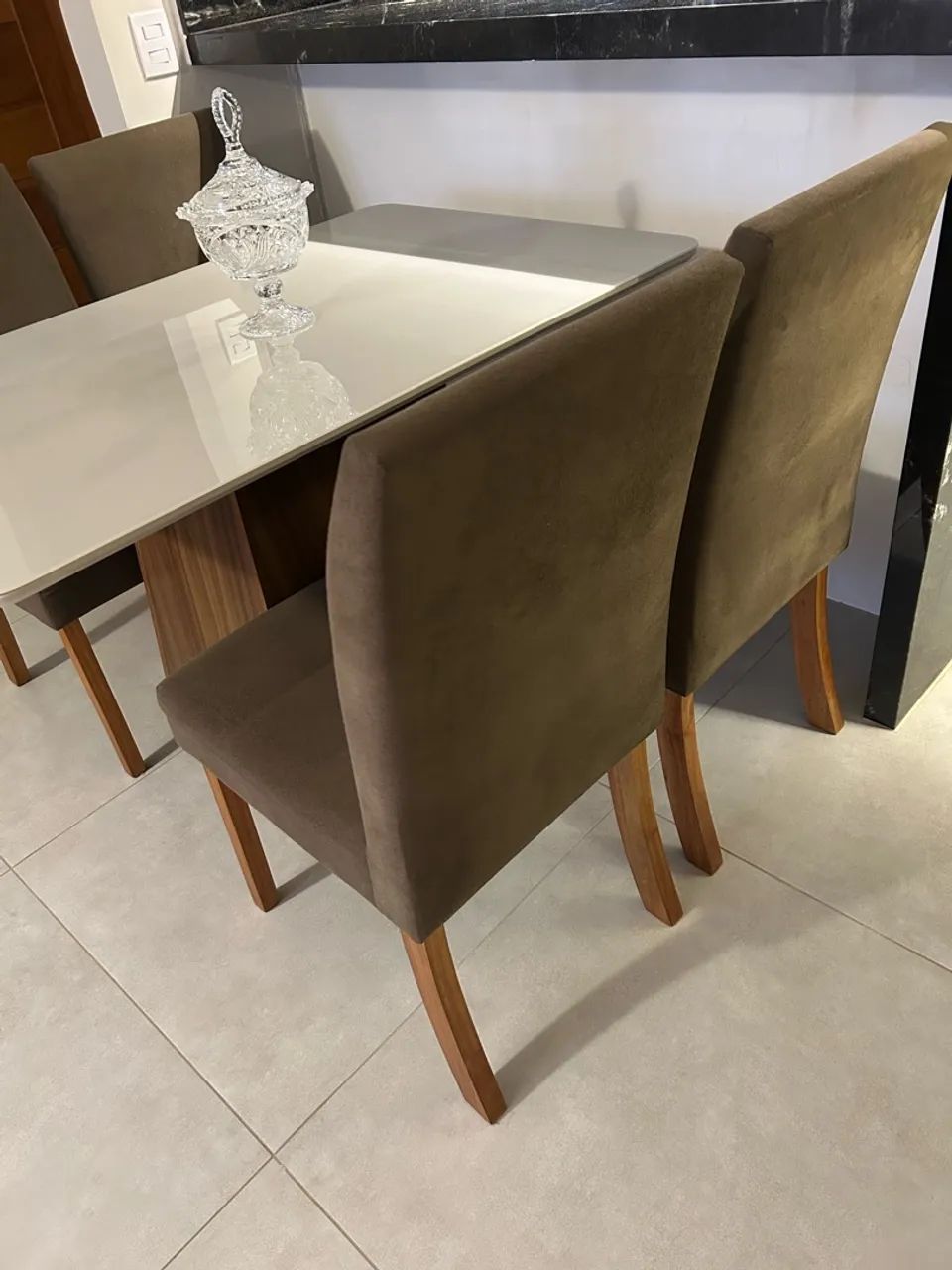 Mesa de jantar + 4 cadeiras estofadas  - Foto 2