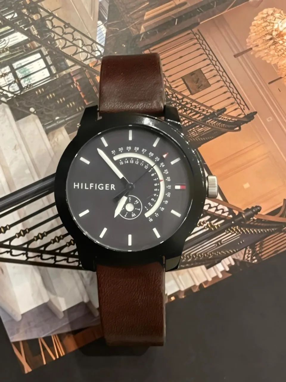 Relógio Tommy Hilfiger Original - Caixa Preta e Pulseira de Couro