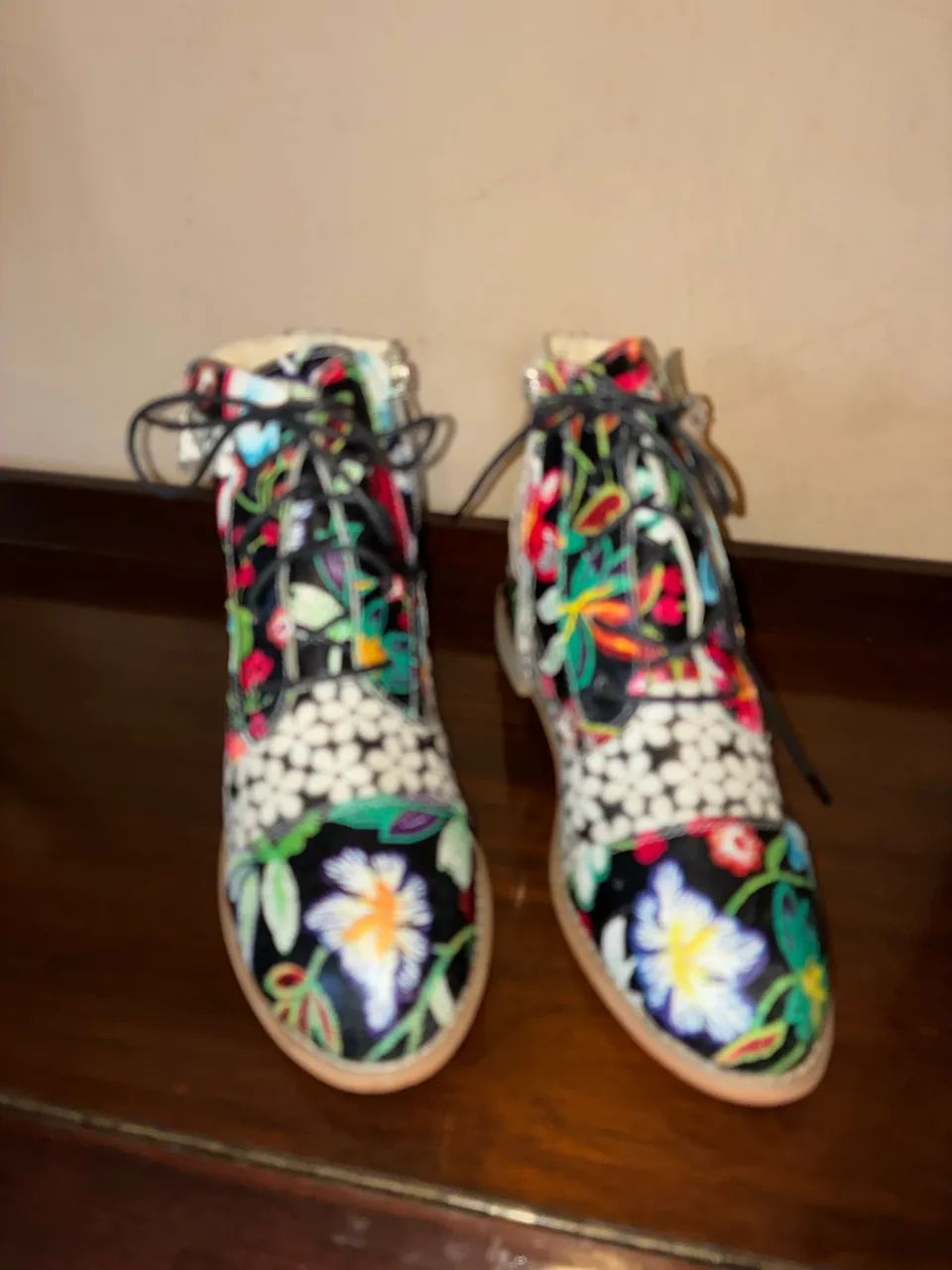 Botas coloridas - Foto 2