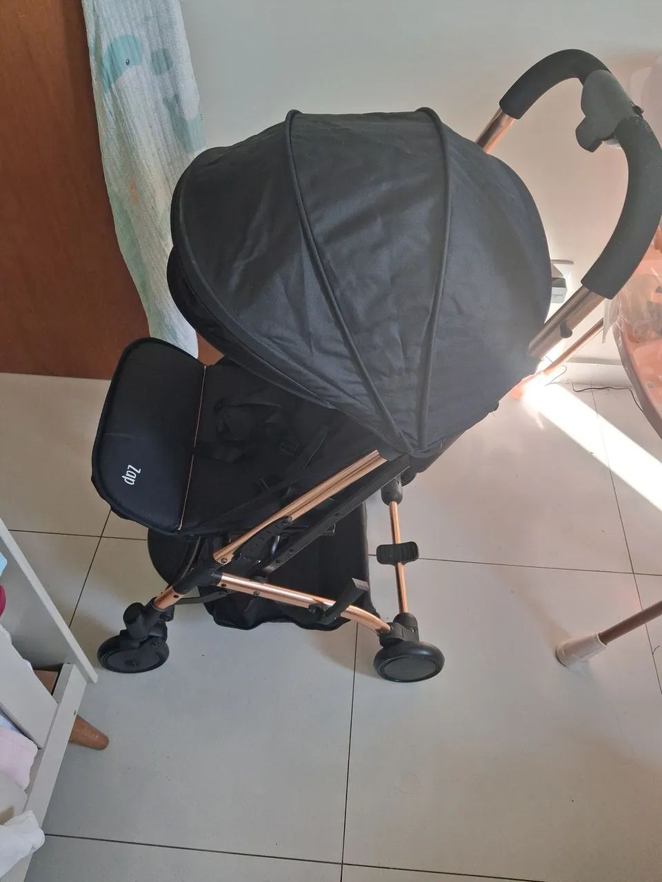 Carrinho + bebê conforto + base de carro