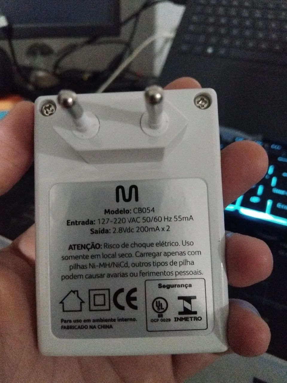 Carregador com 4 pilhas Multi AA/AAA bivolt - Foto 4