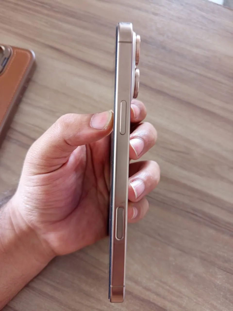 iPhone 16 Pro Max - Foto 4