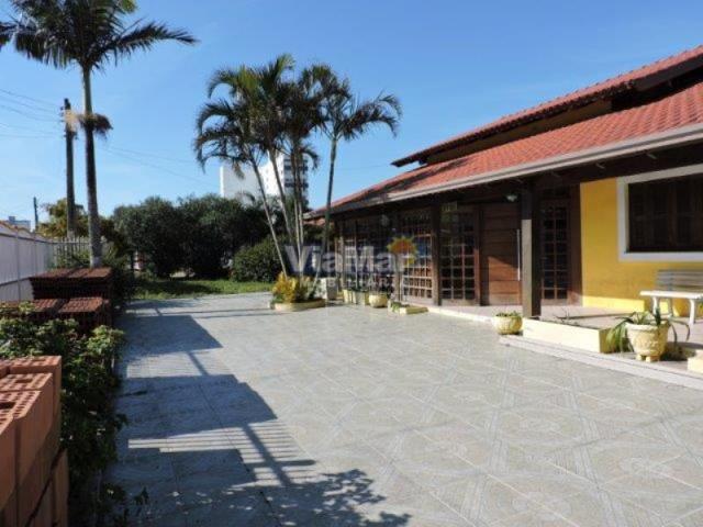 Casa para alugar com 3 dormitórios em Centro, Tramandai cod:4412