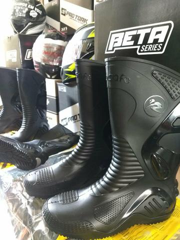 bota cano longo motociclista
