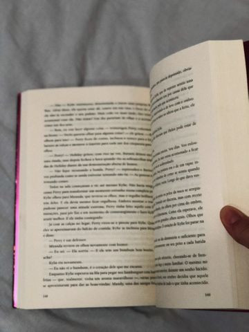 Livro Escolhida ao Anoitecer - Foto 2