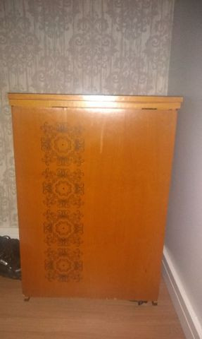 Gabinete máquina de costura