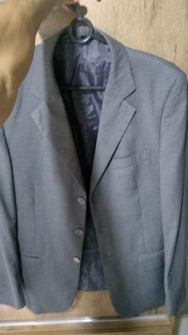 Vende-se: 2 Blazers ( Preto e Cinza ) , 1 Terno + 2 duas gravatas - Foto 3