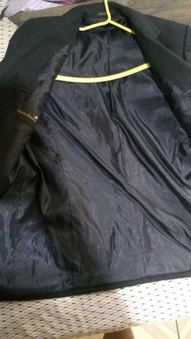 Vende-se: 2 Blazers ( Preto e Cinza ) , 1 Terno + 2 duas gravatas