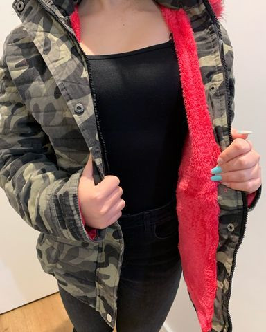 Jaqueta Feminina Camuflada, com capuz removível - Foto 5