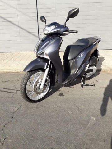 VENDO HONDA 2019 SH 150 COM 5.800 KM
