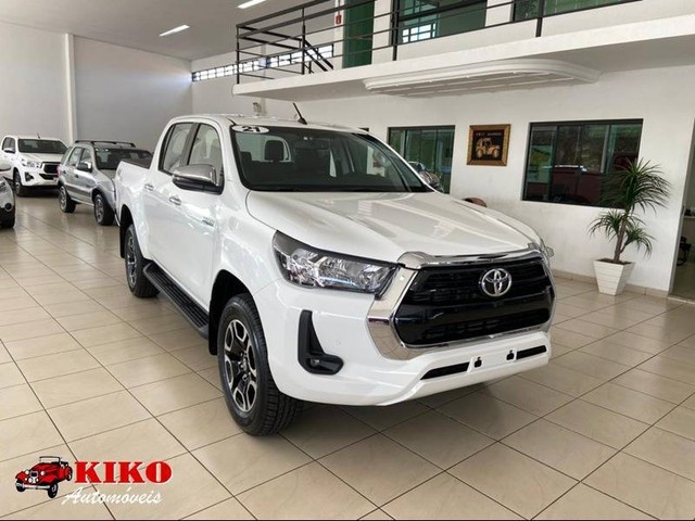 TOYOTA HILUX CD SRV 4X4 2.8