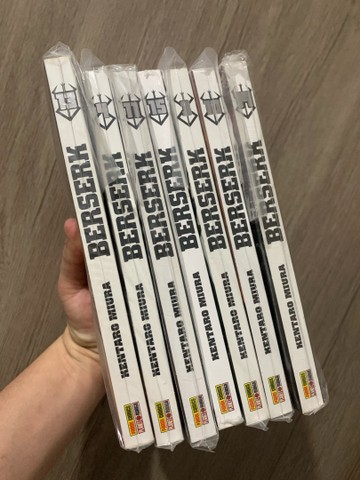 Lote Berserk números avulsos