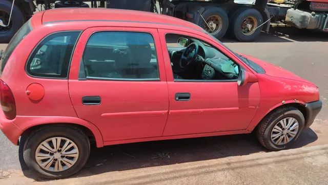 CHEVROLET - CORSA - 2010/2011 - Branca - R$ 35.500,00 - Auto Mais Veículos