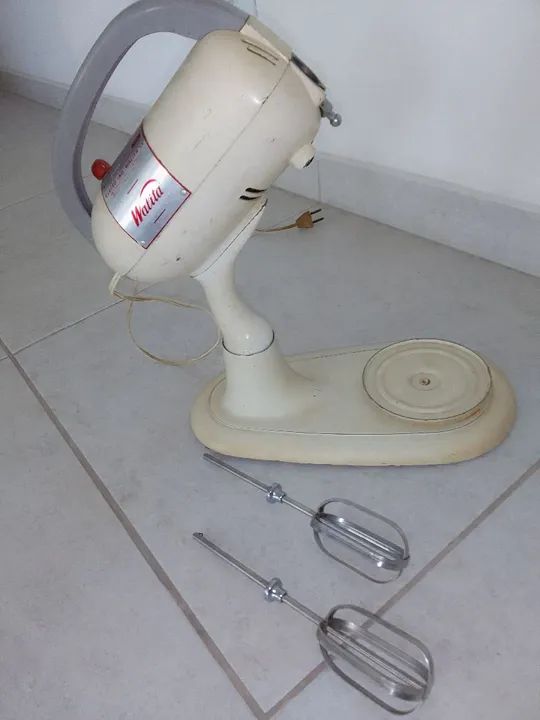 Antiga Batedeira Walita vintage - funcionandop perfeitamente! Estilo batedeira Kitchenaid - Foto 5