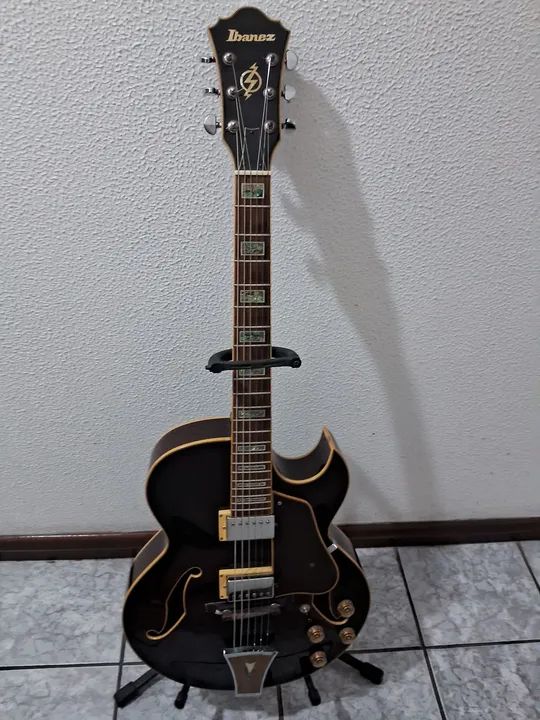 Guitarra Ibanez ak86