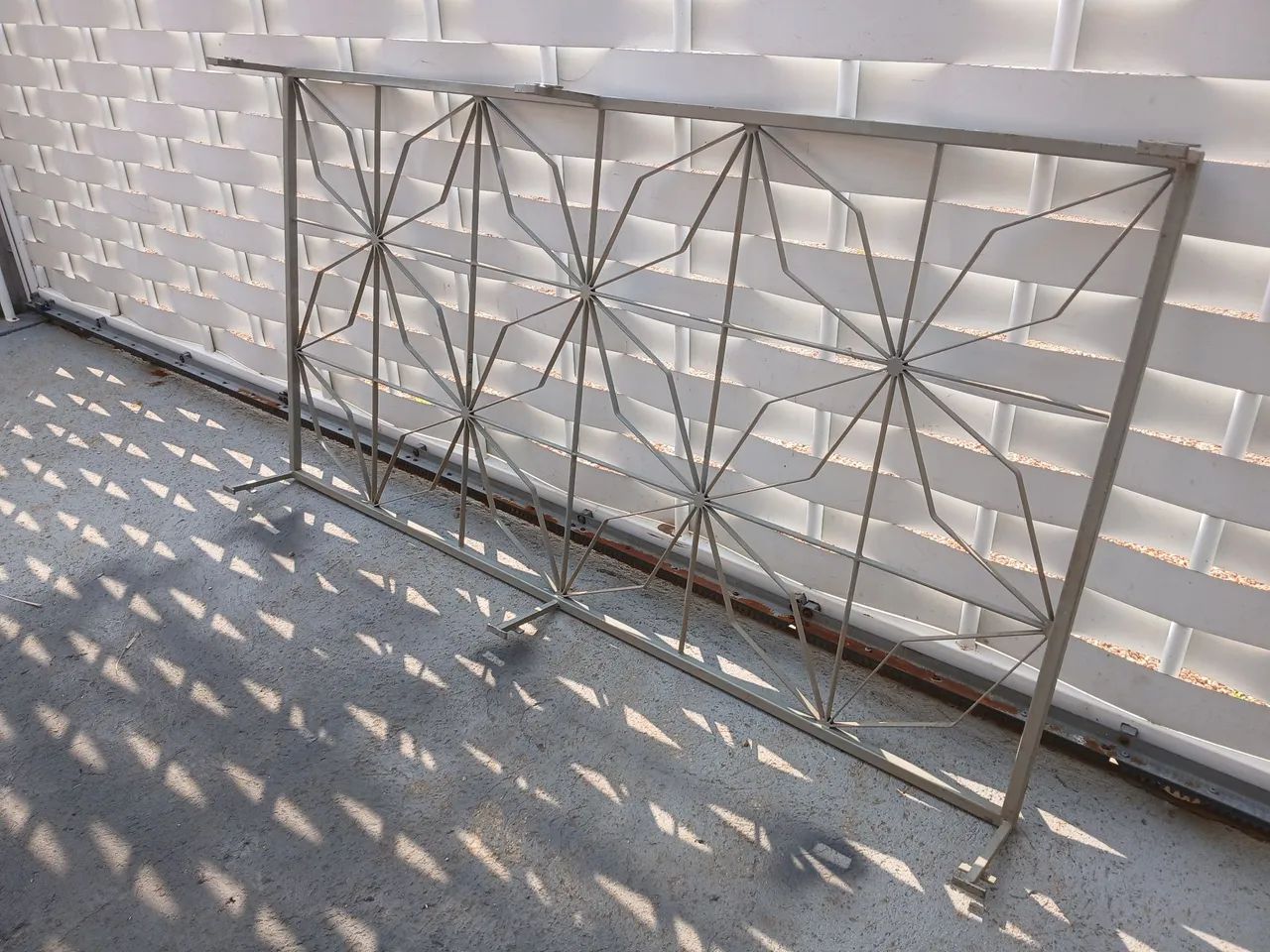 Grade nova- 1.68 X 0.88mts.