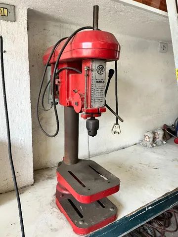 Furadeira de bancada, esmeril e Maquina de solda e Compressor de ar