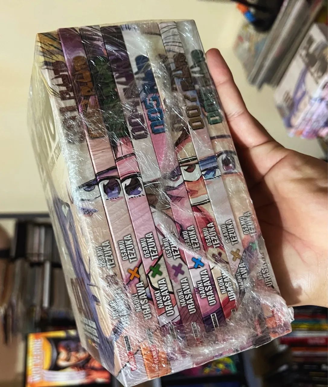 Pluto mangá completo em 8 volumes Naoki Urasawa & Osamu Tezuka