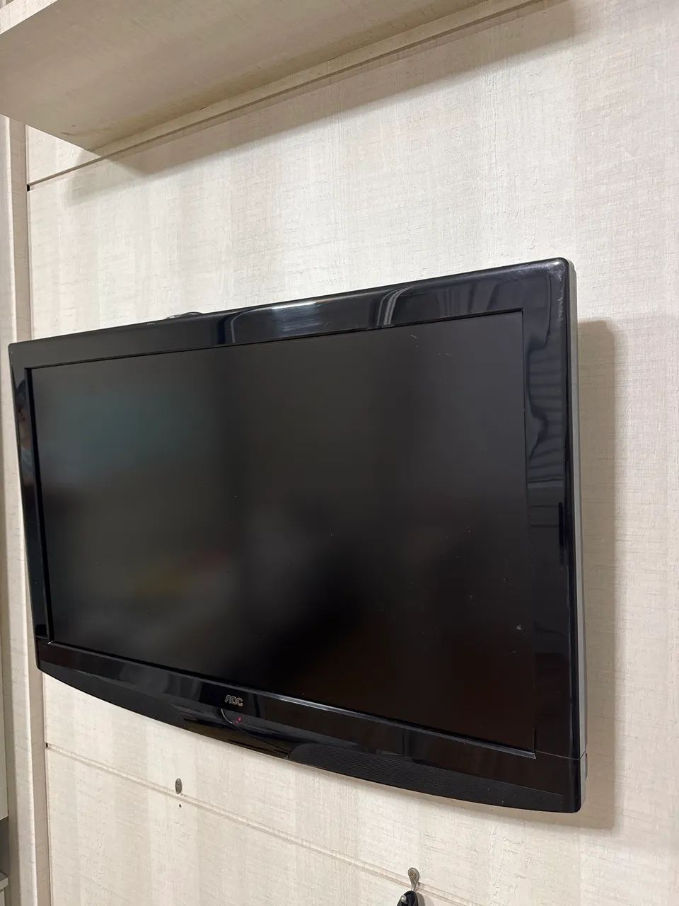 32-inch non-smart TV64522271981697120