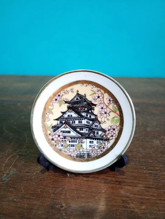 Antigo prato em porcelana decorativo em porcelana - Japão <br><br><br><br>5 cm