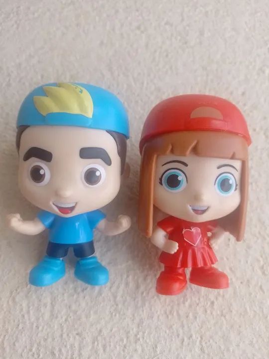 Bonecos os Aventureiros Burguer king 2023- Luccas Neto e Gi Neto 