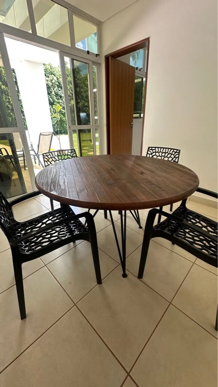 Kit mesa com cadeiras 