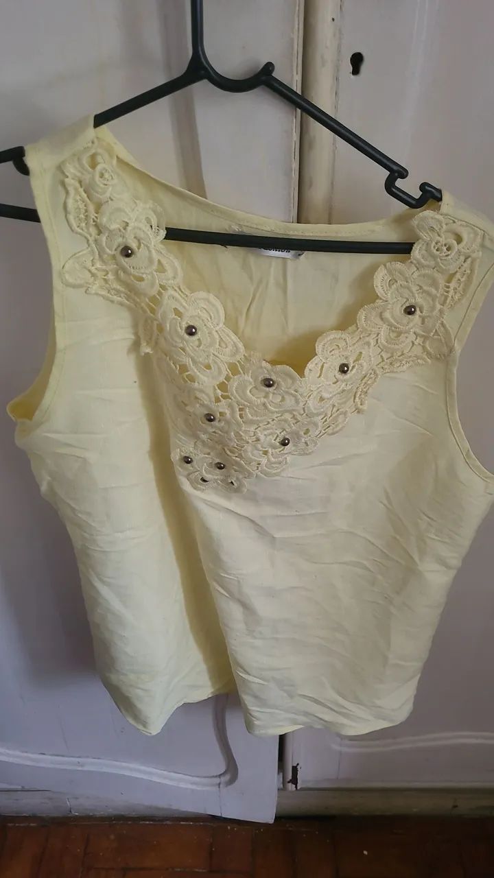 Blusinhas diversas 15,00 cada - Foto 4