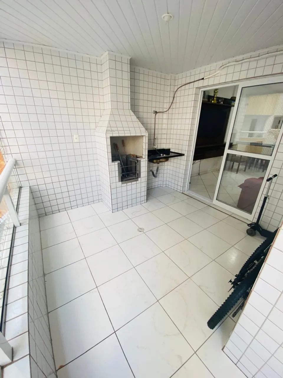 APARTAMENTO COM VARANDA GOURMET E VARANDA GARDEN NA GUILHERMINA - PRAIA GRANDE SP