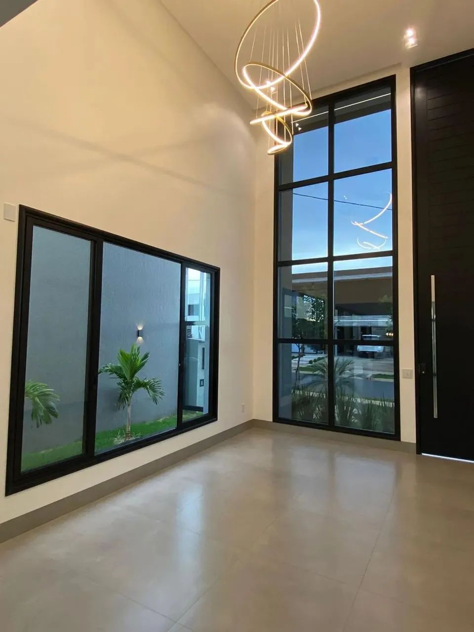 CASA ALTO PADRÃO MODERNA E IMPONENTE 3 QTS 3 SUÍTES CONDOMINIO FECHADO - Foto 3