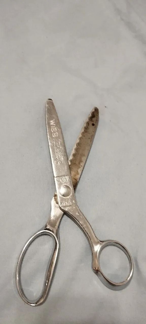 Tesoura de picotar tecidos 