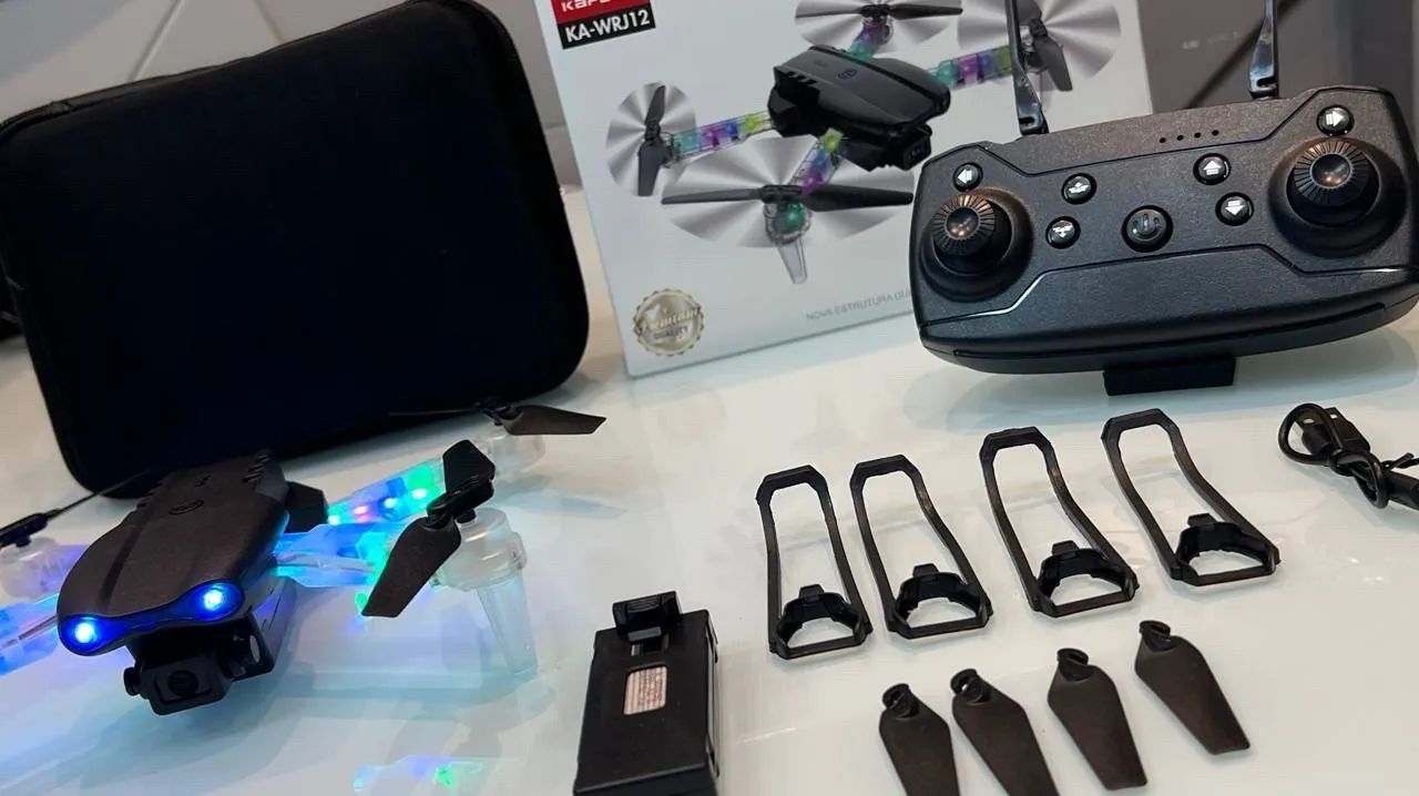 Novo! Mini drone 2 bateria recarregavel com  Led, Voa até 80 Mts com câmera diversão - Foto 4