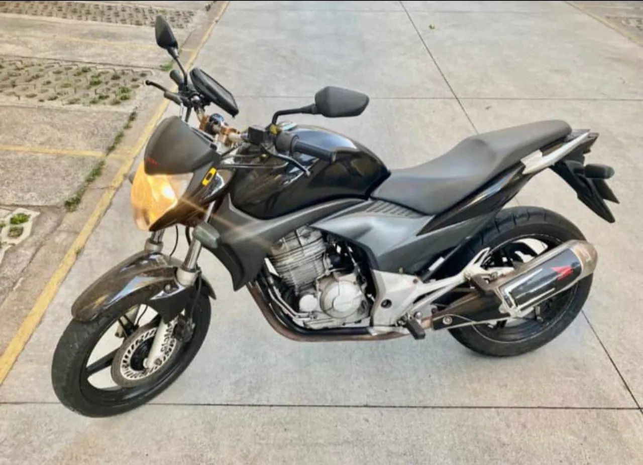 CB300r 2011 - Foto 2