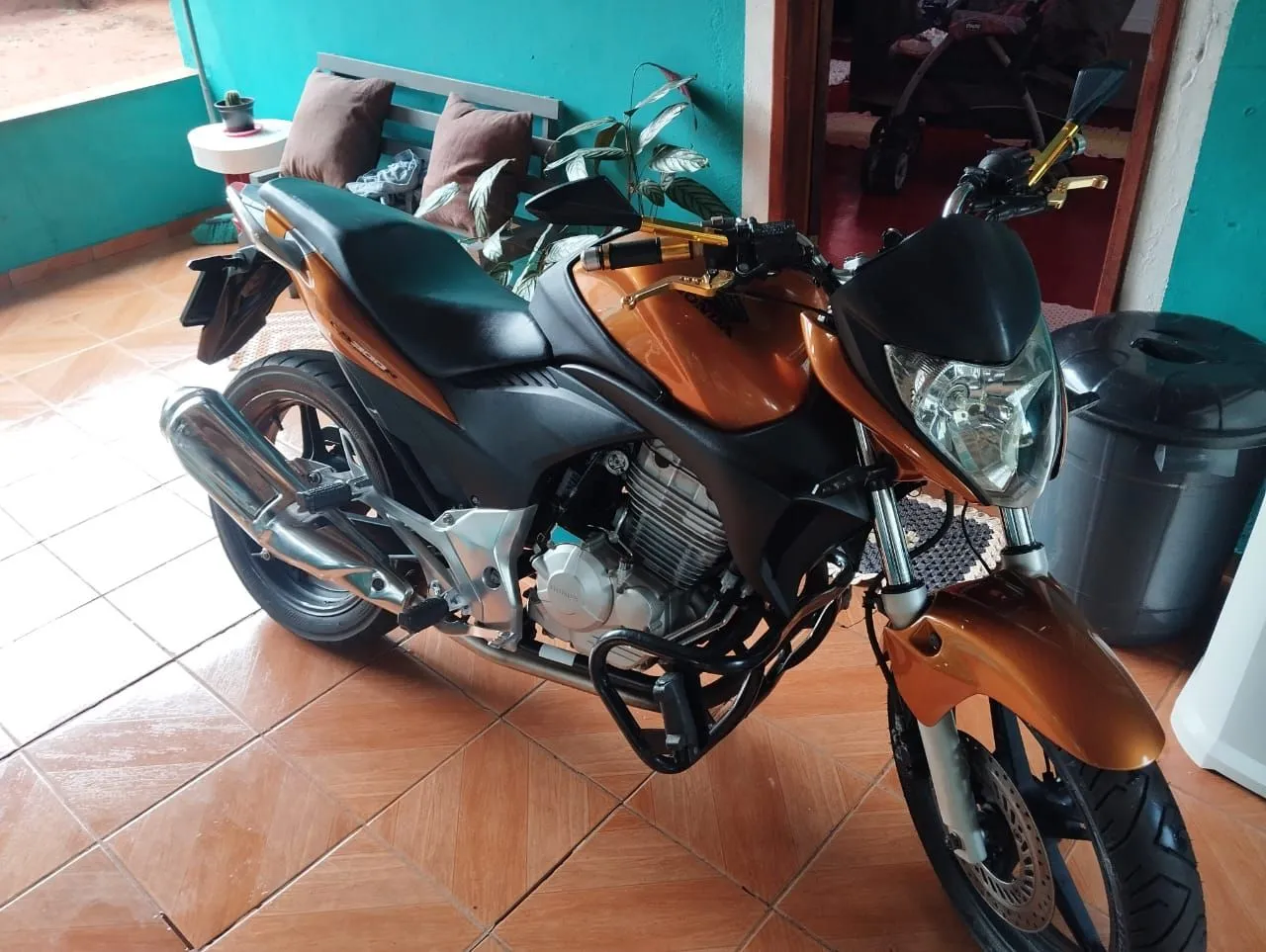Cb 300 
