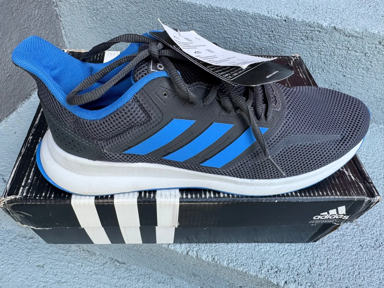 Tênis adidas original 41 250.00